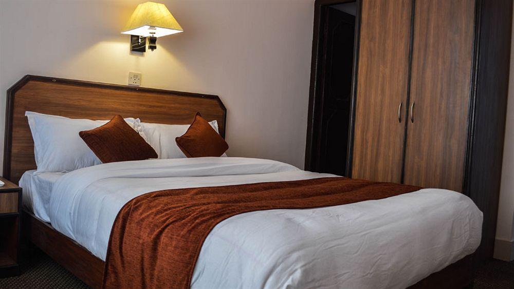 ธาเมล แกรนด์ โฮเต็ล Hotel กาฐมาณฑุ ภายนอก รูปภาพ